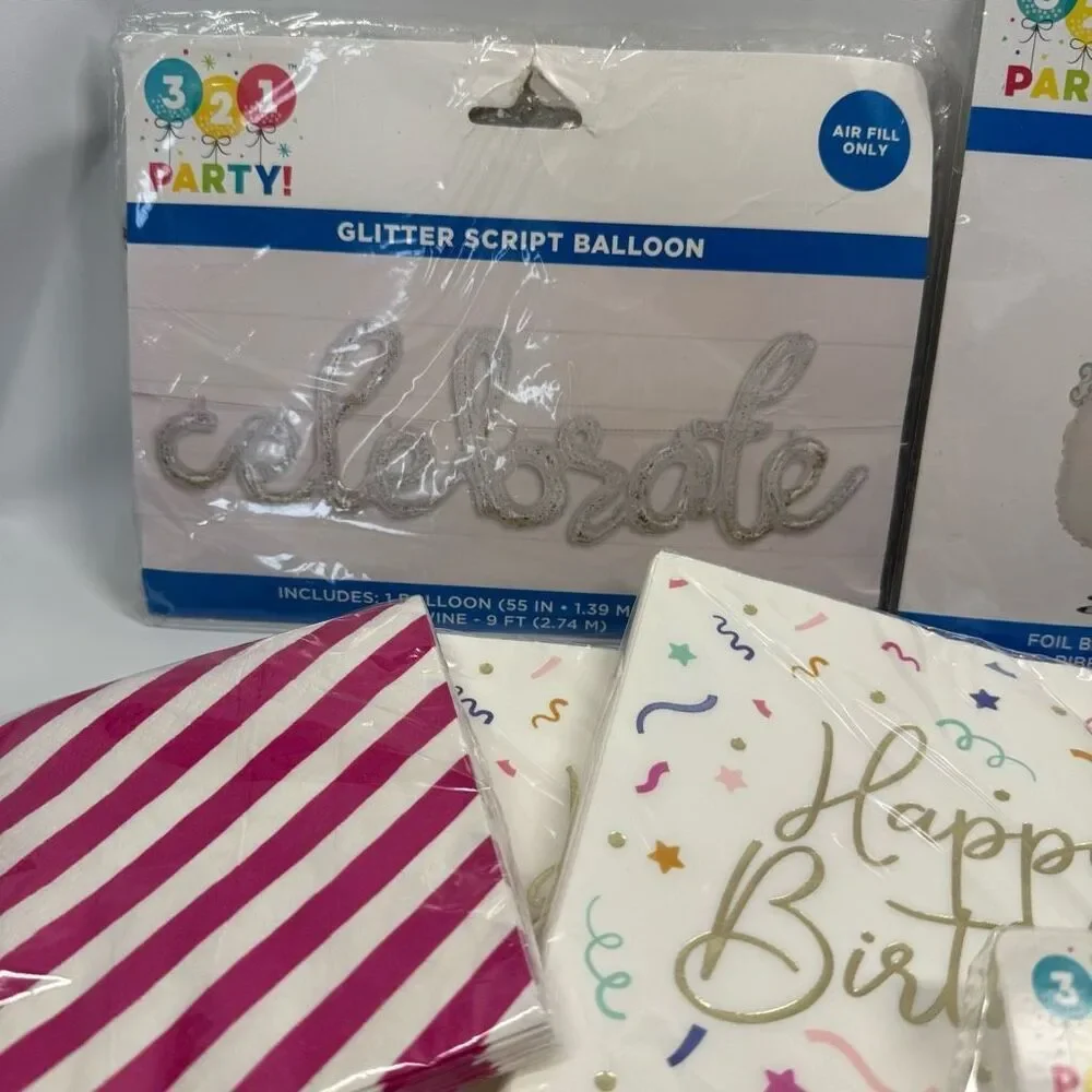 D18    Party Decorations- 7 piece Llama birthday decorations, ballon, napkins, p